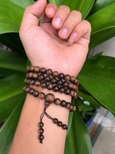 Bảo quản vòng trầm hương đúng cách và Những lưu ý quan trọng