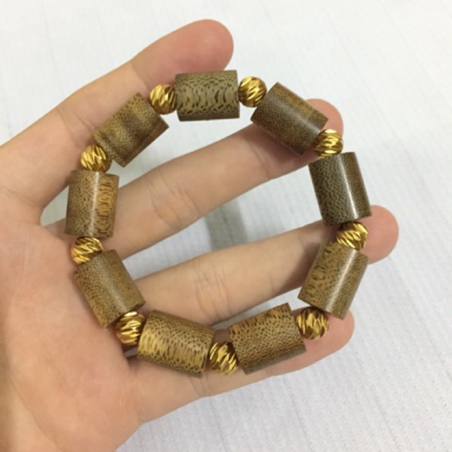 Những lưu ý khi đeo vòng trầm hương